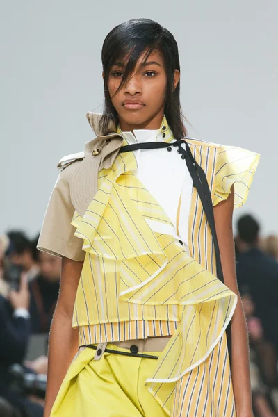 Look 10
